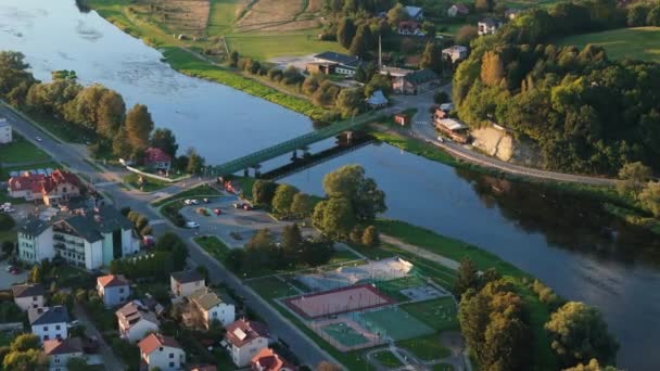 Gyönyörű Playgrund Skatepark River San Sanok Aerial View Lengyelország Kiváló — Stock videók