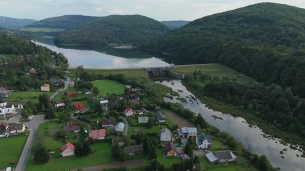 Peisaj Frumos Lacul Dam Mɔkowce Munții Baranyaady Aerial View Polonia — Videoclip de stoc