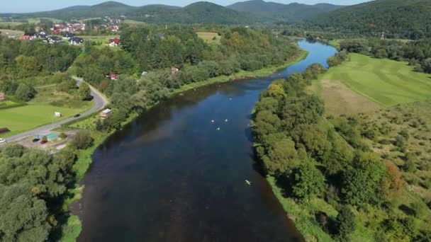 Kajak Fluss San Sanok Gebirge Bieszczady Luftaufnahme Polen Hochwertiges Filmmaterial — Stockvideo
