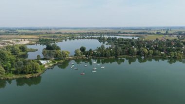 Güzel peyzaj tekneleri Zek Radymno Havadan Görünüm Polonya. Yüksek kalite 4k görüntü