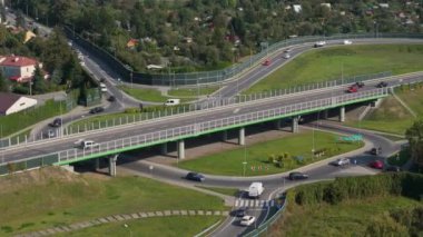 Güzel Peyzaj Yolu Viaduct Jaroslaw Havacılık Görünümü Polonya. Yüksek kalite 4k görüntü