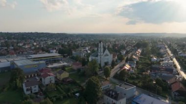 Güzel Panorama Kilisesi Evleri Jaroslaw Havacılık Manzarası Polonya. Yüksek kalite 4k görüntü