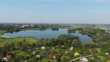 Güzel Peyzaj Gölü Zek Radymno Hava Görüntüsü Polonya. Yüksek kalite 4k görüntü
