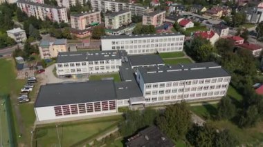 Güzel Panorama İlköğretim Okulu Lubaczow Hava Manzaralı Polonya. Yüksek kalite 4k görüntü