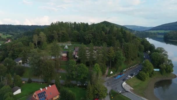 Landschaft Häuser Hill Lake Myczkowce Mountains Bieszczady Luftaufnahme Polen Hochwertiges — Stockvideo