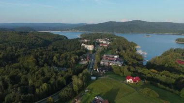 Güzel manzara Polanczyk Gölü Solina Bieszczady Hava Görüntüsü Polonya. Yüksek kalite 4k görüntü
