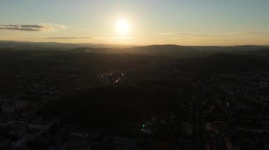 Güzel manzara Sunset Sanok Dağları Bieszczady Hava Görüntüsü Polonya. Yüksek kalite 4k görüntü