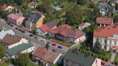 Şehir merkezindeki güzel Peyzaj Sokağı Lubaczow Hava Manzarası Polonya. Yüksek kalite 4k görüntü