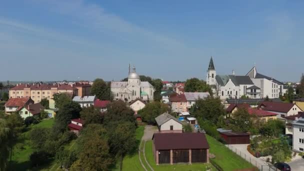 Prachtige Landschapskerk Downtown Lubaczow Aerial View Polen Hoge Kwaliteit Beeldmateriaal — Stockvideo
