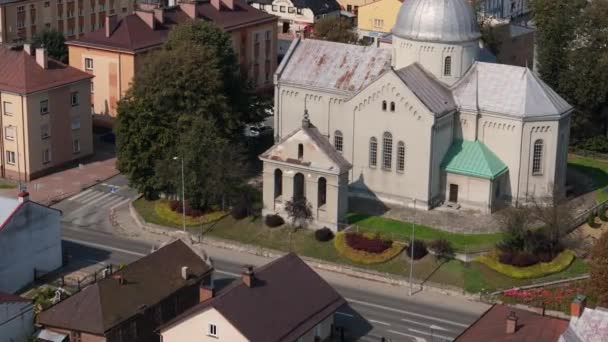Şehir Merkezindeki Güzel Kilise Lubaczow Hava Manzarası Polonya Yüksek Kalite — Stok video
