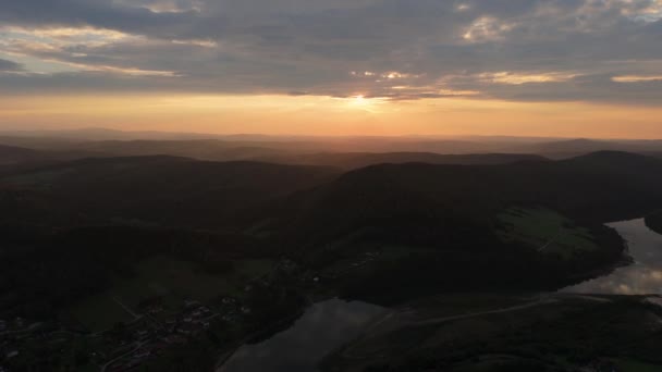 Piękny Krajobraz Zachód Słońca Bieszczady Jezioro Solina Widok Lotu Ptaka — Wideo stockowe