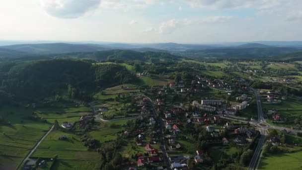 Hermoso Paisaje Casas Montañas Bieszczady Polanczyk Vista Aérea Polonia Imágenes — Vídeo de stock