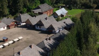 Güzel Açık Hava Müzesi Skansen Sanok Hava Görünümü Polonya. Yüksek kalite 4k görüntü