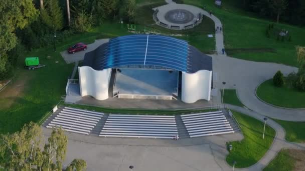 Schöne Amphitheater Park Polanczyk Solina See Luftaufnahme Polen Hochwertiges Filmmaterial — Stockvideo