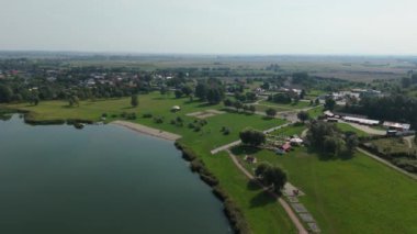 Güzel Peyzaj Gölü Zek Radymno Hava Görüntüsü Polonya. Yüksek kalite 4k görüntü