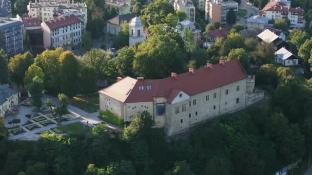 Prachtig Koninklijk Kasteel Oude Stad Sanok Uitzicht Vanuit Lucht Polen — Stockvideo