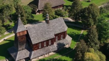 Güzel Kilise Açık Hava Müzesi Skansen Sanok Bieszczady Hava Görünümü Polonya. Yüksek kalite 4k görüntü