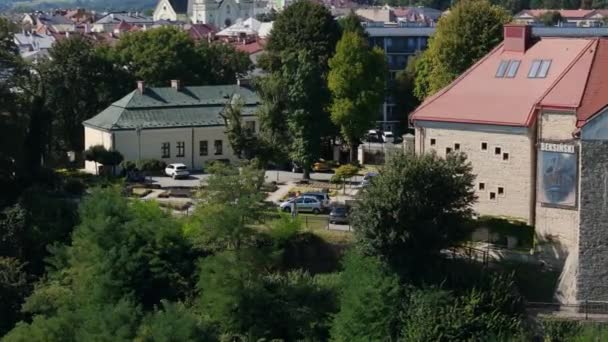 美しいガーデンロイヤルキャッスル旧市街サヌーク空中ビューポーランド 高品質の4K映像 — ストック動画