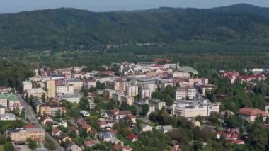 Güzel Panorama Eski Şehir Dağları Bieszczady Sanok Hava Görüntüsü Polonya. Yüksek kalite 4k görüntü