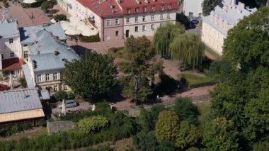 Güzel Saint Square Cross Eski kasaba Sanok Hava Manzarası Polonya. Yüksek kalite 4k görüntü