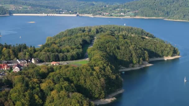 Красивый Пейзаж Мыса Поланчик Озеро Солина Бещады Вид Воздуха Польша — стоковое видео
