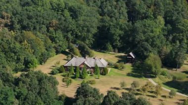 Güzel Açık Hava Müzesi Skansen Sanok Bieszczady Hava Görüntüsü Polonya. Yüksek kalite 4k görüntü