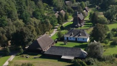 Güzel Açık Hava Müzesi Skansen Sanok Hava Görünümü Polonya. Yüksek kalite 4k görüntü
