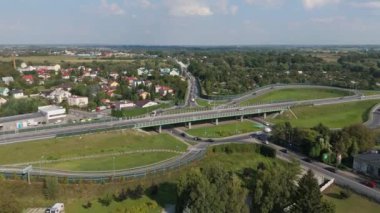Güzel Peyzaj Yolu Viaduct Jaroslaw Havacılık Görünümü Polonya. Yüksek kalite 4k görüntü