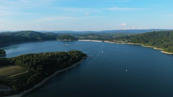Prachtig Landschap Headland Polanczyk Lake Solina Bieszczady Luchtfoto View Polen — Stockvideo