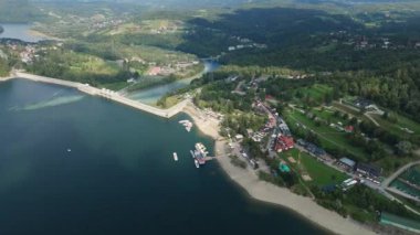 Güzel Manzara Barajı Solina Dağları Bieszczady Hava Manzarası Polonya. Yüksek kalite 4k görüntü