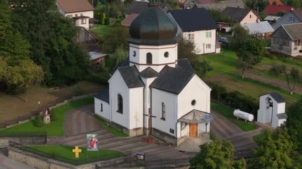 Beautiful Landscape Church Downtown Myczkowce Aerial View Poland High Quality — Stock Video