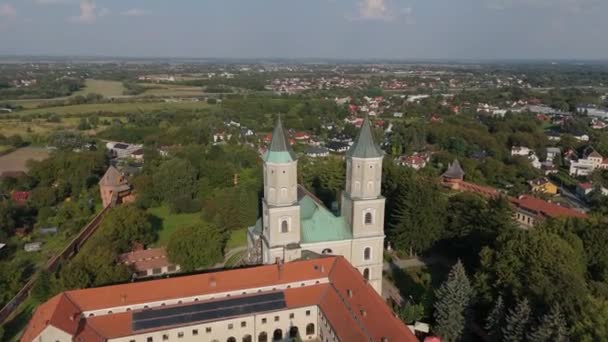 Όμορφη Μονή Πύργου Τοπίου Opactwo Jaroslaw Αεροφωτογραφία Πολωνία Υψηλής Ποιότητας — Αρχείο Βίντεο
