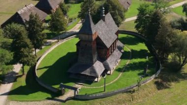 Güzel Kilise Açık Hava Müzesi Skansen Sanok Bieszczady Hava Görünümü Polonya. Yüksek kalite 4k görüntü