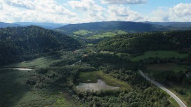 Güzel Peyzaj Dağları Bieszczady Wolkowyja Hava Manzarası Polonya. Yüksek kalite 4k görüntü