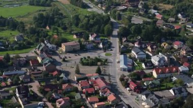 Şehir merkezinin güzel manzarası Krasnobrod Hava Manzarası Polonya. Yüksek kalite 4k görüntü