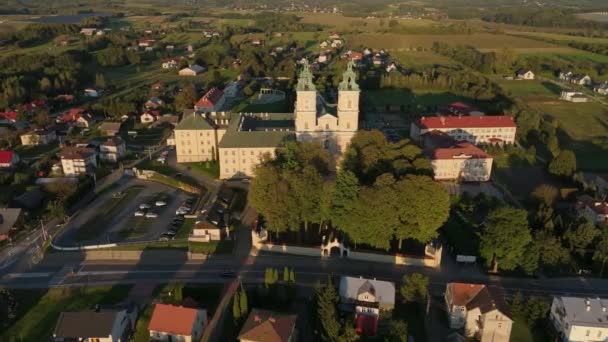 Hermosa Basílica Del Paisaje Stara Wies Vista Aérea Polonia Imágenes — Vídeos de Stock