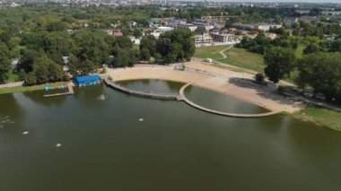 Güzel manzara Molo Sahili Borki Gölü Radom Havacılık Manzarası Polonya. Yüksek kalite 4k görüntü