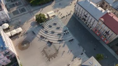 Güzel Square Fountain Gezinti Alanı Radom Aerial View Poland. Yüksek kalite 4k görüntü