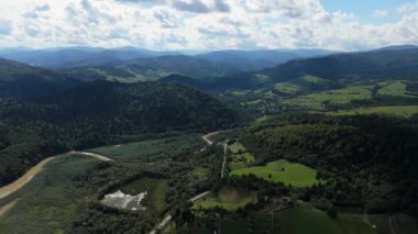 Güzel Peyzaj Dağları Bieszczady Wolkowyja Hava Manzarası Polonya. Yüksek kalite 4k görüntü