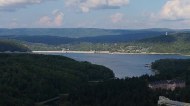 Güzel manzara Polanczyk Gölü Solina Bieszczady Hava Görüntüsü Polonya. Yüksek kalite 4k görüntü