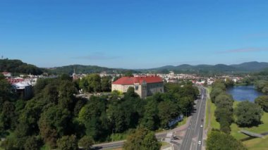 Güzel manzara Kraliyet Şatosu Sanok Hava Manzarası Polonya. Yüksek kalite 4k görüntü