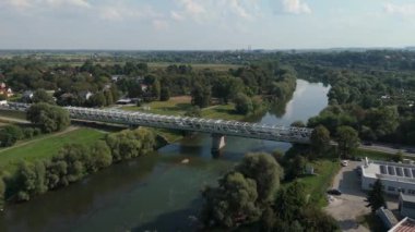 Güzel Köprü Nehri San Jaroslaw Hava Manzarası Polonya. Yüksek kalite 4k görüntü