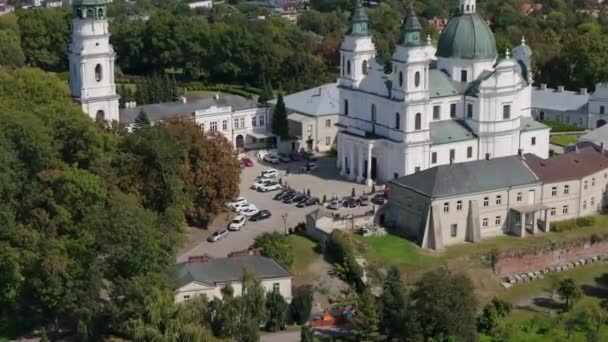 Schöne Landschaft Hill Basilika Chelm Luftaufnahme Polen Hochwertiges Filmmaterial — Stockvideo