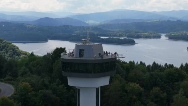 Красивый Пейзаж Башня Озеро Солина Горы Бещады Вид Воздуха Польша — стоковое видео