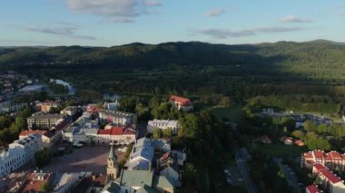 Güzel Manzara Kraliyet Kalesi Dağları Bieszczady Sanok Hava Manzarası Polonya. Yüksek kalite 4k görüntü