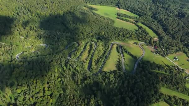 Bela Serpentine Road Mountain Bieszczady Sanok Vista Aérea Polónia Imagens — Vídeo de Stock
