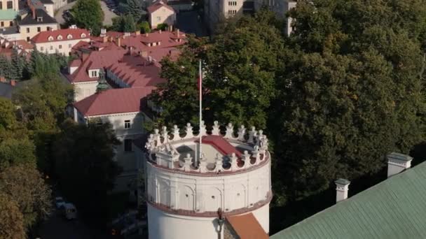 Hermosa Bandera Torre Del Castillo Przemysl Vista Aérea Polonia Imágenes — Vídeo de stock