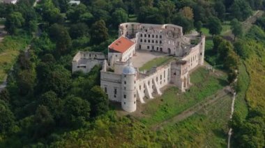Güzel manzara Castle Hill Janowiec Hava Manzarası Polonya. Yüksek kalite 4k görüntü