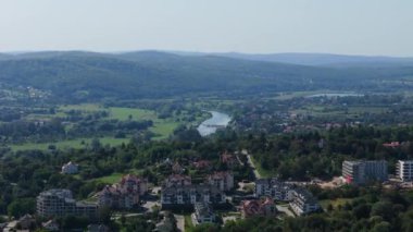 Güzel Peyzaj Nehri Tepesi Przemysl Hava Manzarası Polonya. Yüksek kalite 4k görüntü