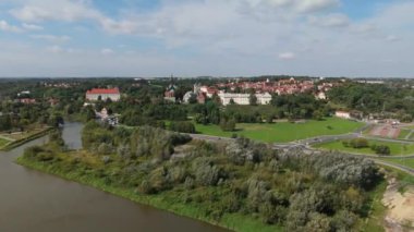 Güzel Panorama Eski Şehir Sandomierz Hava Manzarası Polonya. Yüksek kalite 4k görüntü